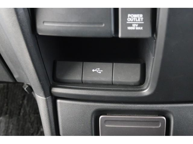 ステップワゴンスパーダ ｅ：ＨＥＶスパーダＧホンダセンシング　ホンダ認定中古車／バックカメラ／ワンセグＴＶ／フルセグＴＶ／メモリーナビ／インターナビ／ＣＤ／ＤＶＤ／アルミホイール／３列シート／ウオークスルー／オートライト／ＥＴＣ／純正ナビ　Ｂｌｕｅｔｏｏｔｈ音楽（21枚目）