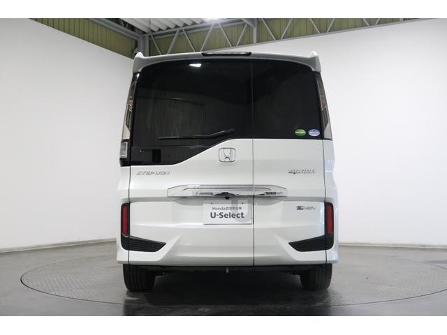 ステップワゴンスパーダ ｅ：ＨＥＶスパーダＧホンダセンシング　ホンダ認定中古車／バックカメラ／ワンセグＴＶ／フルセグＴＶ／メモリーナビ／インターナビ／ＣＤ／ＤＶＤ／アルミホイール／３列シート／ウオークスルー／オートライト／ＥＴＣ／純正ナビ　Ｂｌｕｅｔｏｏｔｈ音楽（32枚目）
