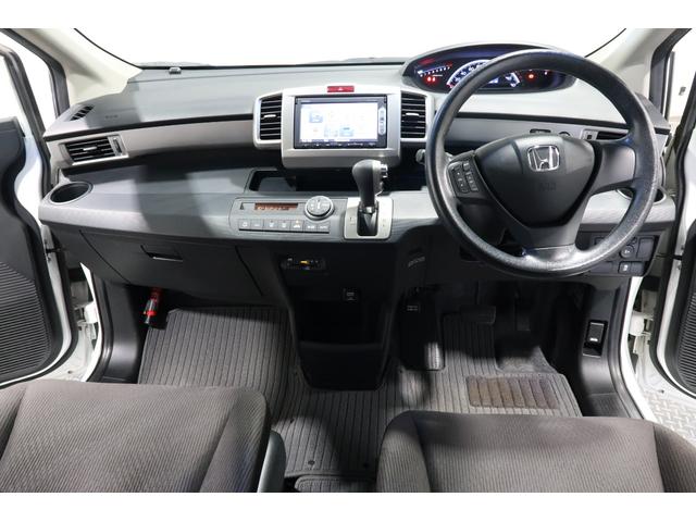 フリード Ｇジャストセレクション　ホンダ認定中古車／バックカメラ／ワンセグＴＶ／ＣＤ／片側電動スライドドア／３列シート／ＥＴＣ／オートライト／純正ナビ　Ｂｌｕｅｔｏｏｔｈ対応　Ｂモニター　スマトキー　ワンオナ　助手席エアバッグ　１セグ（7枚目）