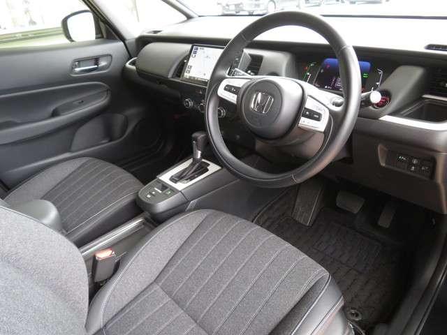 e:HEVホーム デモカー 運転支援 ホンダ認定中古車 Bluetooth対応ナビ 障害物センサー クルーズコントロール ETC LEDヘッドライト リアカメラ オートマチックハイビーム(9枚目)