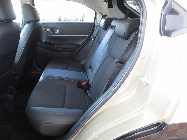 ヴェゼル ｅ：ＨＥＶＺ　２年保証　センシング　Ｈコネクト　前後ドラレコ　ステアリングヒーター　障害物センサー　シートヒーター　ブラインドスポットモニター　ＵＳＢ入力端子　Ｂｌｕｅｔｏｏｔｈ対応ナビ　バックカメラ　フルセグ（14枚目）