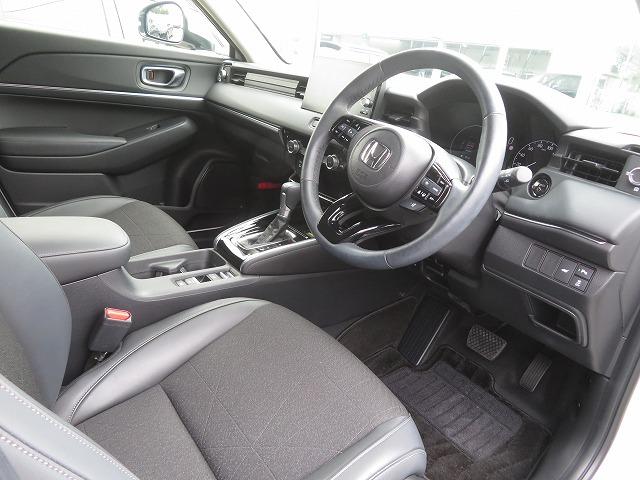 ヴェゼル ｅ：ＨＥＶＺ　２年保証　Ｂｌｕｅｔｏｏｔｈ対応　コネクト　車内Ｗｉ－Ｆｉ　センシング　前後ドラレコ　アクセル踏み間違い抑制対応　ＭＴモード　ＥＴＣ２．０　シートヒーター　電動リアゲート　ブラインドスポットモニター（12枚目）