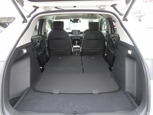 ヴェゼル ｅ：ＨＥＶＺ　２年保証　Ｂｌｕｅｔｏｏｔｈ対応　コネクト　車内Ｗｉ－Ｆｉ　センシング　前後ドラレコ　アクセル踏み間違い抑制対応　ＭＴモード　ＥＴＣ２．０　シートヒーター　電動リアゲート　ブラインドスポットモニター（27枚目）