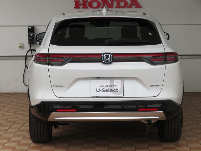 ヴェゼル ｅ：ＨＥＶＺ　２年保証　Ｂｌｕｅｔｏｏｔｈ対応　コネクト　車内Ｗｉ－Ｆｉ　センシング　前後ドラレコ　アクセル踏み間違い抑制対応　ＭＴモード　ＥＴＣ２．０　シートヒーター　電動リアゲート　ブラインドスポットモニター（32枚目）