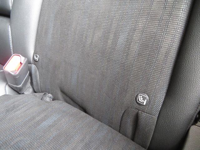 ２列目シートも足元ゆったり♪♪快適にお座り頂けます♪♪チャイルドシートの取り付けにも対応しております◎