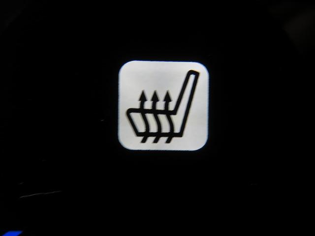 シートヒーター装備車両♪♪寒い冬はもちろん♪肌寒い春先・秋口まで活躍してくれるあると嬉しい装備です♪♪