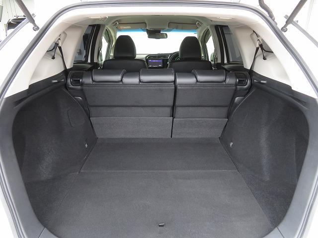 フル乗車時でもラゲッジスペースは広々お使いいただけます◎