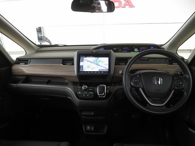 フリードハイブリッド ハイブリッド・Ｇホンダセンシング　認定中古車　２年保証　Ｂｌｕｅｔｏｏｔｈ対応ナビ　センシングドラレコ　バックカメラ　両側電動スライド　シートヒーター　ＵＳＢ入力端子　クルーズコントロール　ミュージックサーバー　３列シート　ＥＣＯＮ（10枚目）