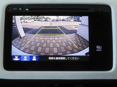 ◆◆バックカメラの画像です。ガイドラインがスムースな車庫入れをサポートいたします！車庫入れの安心感がアップしますね☆ 6