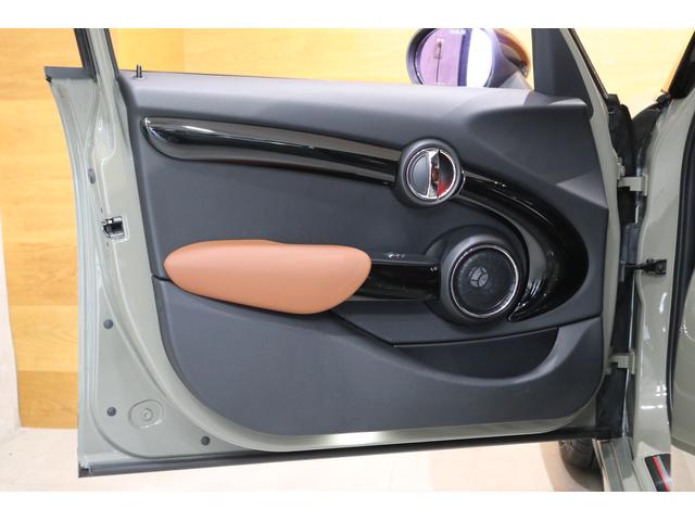 クーパーS Yoursスタイル 本革 シートヒーター ハーマンカードン JCWエアロ JCWマフラーデュエルDMEチューン 車高調 GIGAMOTリップ ヘッドアップD Dモード ACC Bカメラ パーキングA(12枚目)