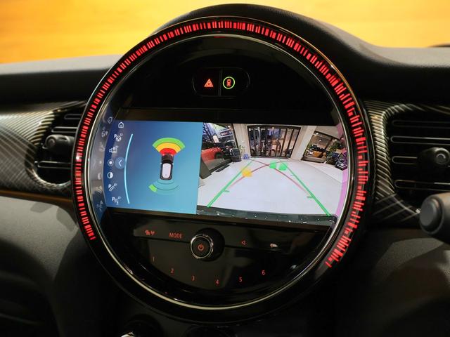 クーパーS レゾリュートエディション 特別仕様車 1オーナー レゾリュートエディション 特別仕様車 1オーナー 専用ボディカラー 専用ストライプ 専用ブロンズアクセントパーツ ハーフレザー シートヒーター バックカメラ パーキングアシスト 前後PDC 新車保証(5枚目)