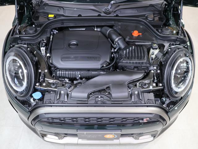 クーパーS レゾリュートエディション 特別仕様車 1オーナー レゾリュートエディション 特別仕様車 1オーナー 専用ボディカラー 専用ストライプ 専用ブロンズアクセントパーツ ハーフレザー シートヒーター バックカメラ パーキングアシスト 前後PDC 新車保証(9枚目)