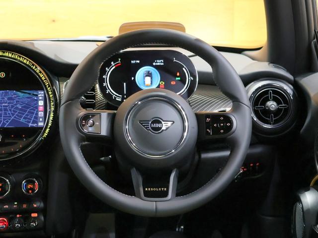 クーパーS レゾリュートエディション 特別仕様車 1オーナー レゾリュートエディション 特別仕様車 1オーナー 専用ボディカラー 専用ストライプ 専用ブロンズアクセントパーツ ハーフレザー シートヒーター バックカメラ パーキングアシスト 前後PDC 新車保証(21枚目)