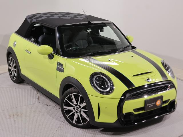 ＭＩＮＩ クーパーＳ　コンバーチブルサイドウォークエディション　限定車　専用レザーシート　専用ソフトトップ　専用ストライプ　ハーマンカードンスピーカー　１７インチオリジナルホイール　バックカメラ　前後障害物センサー（25枚目）