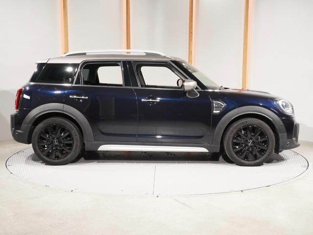 ＭＩＮＩ クーパーＤ　クロスオーバー　ミニ・ユアーズ・トリム　Ｙｏｕｒｓレザーシート　シートヒーター　ヘッドアップディスプレイ　ドライビングモード　バックカメラ　前後障害物センサー　パーキングアシスト　アクティブクルコン　純正ナビ　ＥＴＣ２．０　整備付（23枚目）