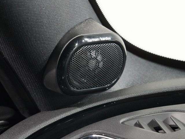 ＭＩＮＩ クーパーＳ　クラブマン　レザーシート／ヒーター　ｈａｒｍａｎ／ｋａｒｄｏｎ　ＪＣＷステアリング　ＡｐｐｌｅＣａｒＰｌａｙ　ワイヤレスチャージ　パーキングアシスト　バックカメラ　前後障害物センサー　純正ナビ　ＥＴＣ２．０整備付（39枚目）