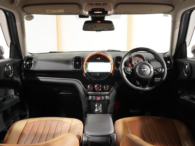 ＭＩＮＩ クーパーＤ　クロスオーバー　ワンオーナー　シートヒーター　ピクニックベンチ　ドライビングモード　パーキングアシスト　バックカメラ　前後障害物センサー　ＣＡＢＡＮＡ　アクティブクルコン　純正ナビ　ＥＴＣ２．０　整備付（4枚目）