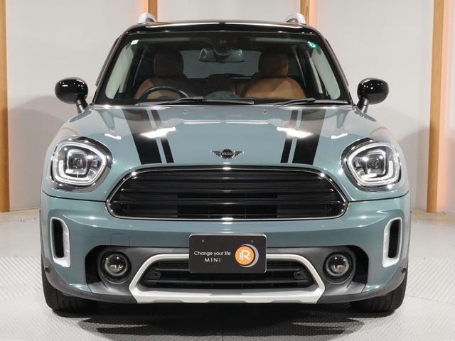 ＭＩＮＩ クーパーＤ　クロスオーバー　ワンオーナー　シートヒーター　ピクニックベンチ　ドライビングモード　パーキングアシスト　バックカメラ　前後障害物センサー　ＣＡＢＡＮＡ　アクティブクルコン　純正ナビ　ＥＴＣ２．０　整備付（8枚目）