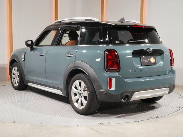 ＭＩＮＩ クーパーＤ　クロスオーバー　ワンオーナー　シートヒーター　ピクニックベンチ　ドライビングモード　パーキングアシスト　バックカメラ　前後障害物センサー　ＣＡＢＡＮＡ　アクティブクルコン　純正ナビ　ＥＴＣ２．０　整備付（10枚目）