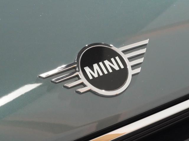 ＭＩＮＩ クーパーＤ　クロスオーバー　ワンオーナー　シートヒーター　ピクニックベンチ　ドライビングモード　パーキングアシスト　バックカメラ　前後障害物センサー　ＣＡＢＡＮＡ　アクティブクルコン　純正ナビ　ＥＴＣ２．０　整備付（22枚目）