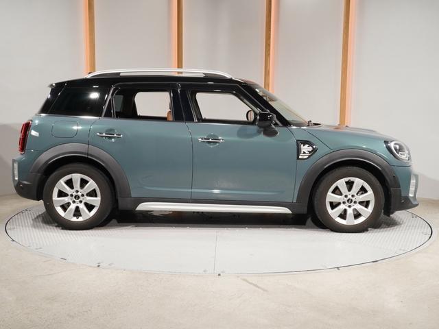 ＭＩＮＩ クーパーＤ　クロスオーバー　ワンオーナー　シートヒーター　ピクニックベンチ　ドライビングモード　パーキングアシスト　バックカメラ　前後障害物センサー　ＣＡＢＡＮＡ　アクティブクルコン　純正ナビ　ＥＴＣ２．０　整備付（23枚目）
