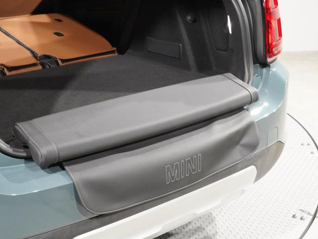 ＭＩＮＩ クーパーＤ　クロスオーバー　ワンオーナー　シートヒーター　ピクニックベンチ　ドライビングモード　パーキングアシスト　バックカメラ　前後障害物センサー　ＣＡＢＡＮＡ　アクティブクルコン　純正ナビ　ＥＴＣ２．０　整備付（34枚目）