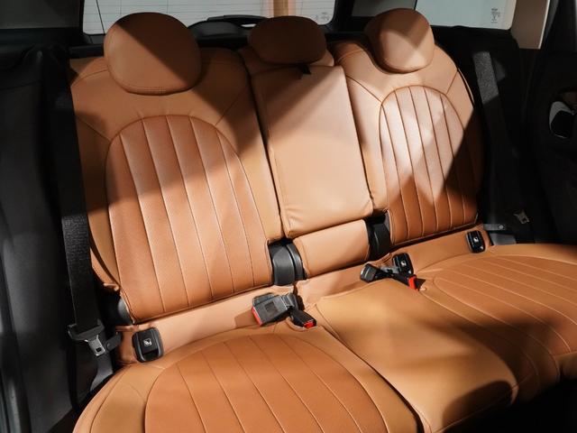 ＭＩＮＩ クーパーＤ　クロスオーバー　ワンオーナー　シートヒーター　ピクニックベンチ　ドライビングモード　パーキングアシスト　バックカメラ　前後障害物センサー　ＣＡＢＡＮＡ　アクティブクルコン　純正ナビ　ＥＴＣ２．０　整備付（37枚目）