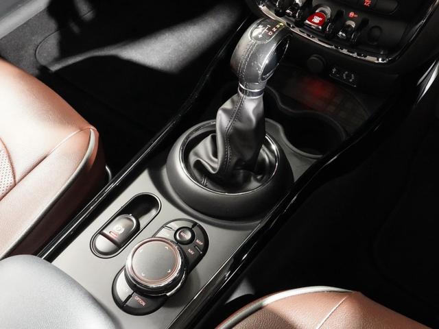 ＭＩＮＩ クーパー　クラブマン　バックカメラ　リア障害物センサー　コンフォートアクセス　クルコン　スルーローディングシステム　ＣＡＢＡＮＡ　ＬＥＤヘッドライト／フォグランプ　純正ナビ　ＥＴＣ２．０　整備付（38枚目）