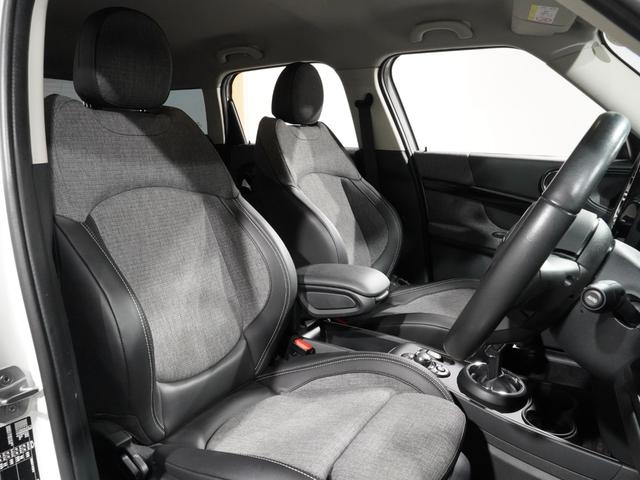MINI クーパーDクロスオーバファーストPエセンシャルトリム クロス/レザレットシート/ヒーター AppleCarPlay 純正ナビ ワイヤレスチャージ アクティブクルコン パーキングアシスト バックカメラ 前後障害物センサー ETC2.0 整備付(5枚目)
