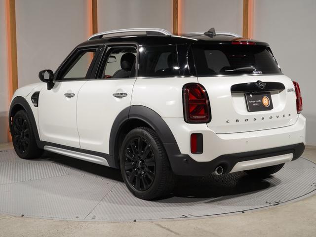 MINI クーパーDクロスオーバファーストPエセンシャルトリム クロス/レザレットシート/ヒーター AppleCarPlay 純正ナビ ワイヤレスチャージ アクティブクルコン パーキングアシスト バックカメラ 前後障害物センサー ETC2.0 整備付(10枚目)