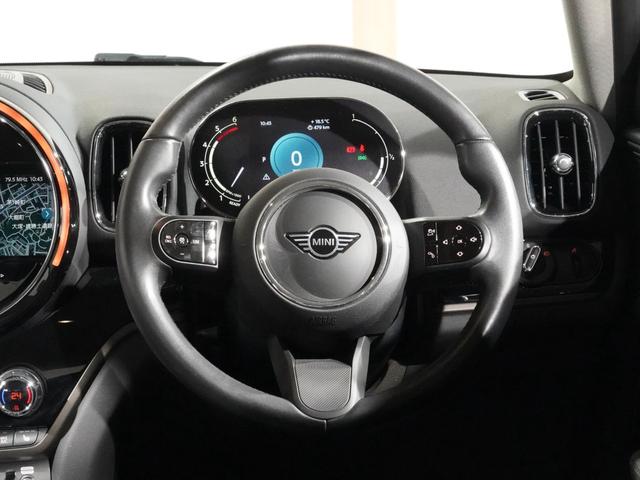 MINI クーパーDクロスオーバファーストPエセンシャルトリム クロス/レザレットシート/ヒーター AppleCarPlay 純正ナビ ワイヤレスチャージ アクティブクルコン パーキングアシスト バックカメラ 前後障害物センサー ETC2.0 整備付(17枚目)