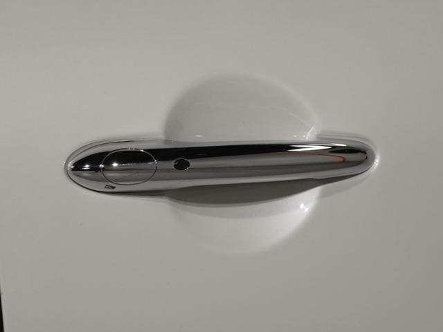 MINI クーパーDクロスオーバファーストPエセンシャルトリム クロス/レザレットシート/ヒーター AppleCarPlay 純正ナビ ワイヤレスチャージ アクティブクルコン パーキングアシスト バックカメラ 前後障害物センサー ETC2.0 整備付(25枚目)