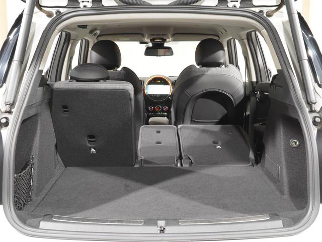 MINI クーパーDクロスオーバファーストPエセンシャルトリム クロス/レザレットシート/ヒーター AppleCarPlay 純正ナビ ワイヤレスチャージ アクティブクルコン パーキングアシスト バックカメラ 前後障害物センサー ETC2.0 整備付(32枚目)