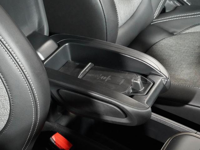 MINI クーパーDクロスオーバファーストPエセンシャルトリム クロス/レザレットシート/ヒーター AppleCarPlay 純正ナビ ワイヤレスチャージ アクティブクルコン パーキングアシスト バックカメラ 前後障害物センサー ETC2.0 整備付(43枚目)
