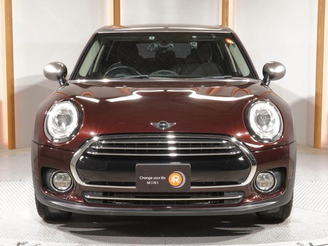 ＭＩＮＩ クーパー　クラブマン　クルコン　コンフォートアクセス　バックカメラ　リア障害物センサー　スルーローディングシステム　ＬＥＤヘッドライト／フォグランプ　純正ナビ　ＥＴＣ２．０　整備付（8枚目）