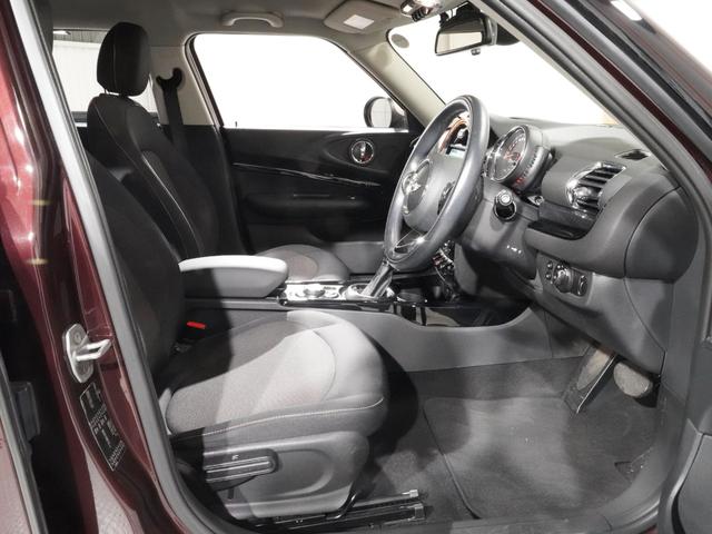 ＭＩＮＩ クーパー　クラブマン　クルコン　コンフォートアクセス　バックカメラ　リア障害物センサー　スルーローディングシステム　ＬＥＤヘッドライト／フォグランプ　純正ナビ　ＥＴＣ２．０　整備付（13枚目）