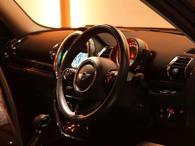 ＭＩＮＩ クーパー　クラブマン　クルコン　コンフォートアクセス　バックカメラ　リア障害物センサー　スルーローディングシステム　ＬＥＤヘッドライト／フォグランプ　純正ナビ　ＥＴＣ２．０　整備付（40枚目）