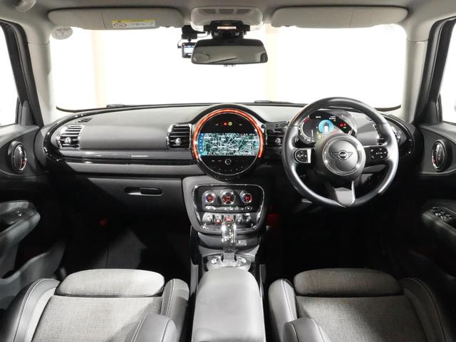 MINI クーパーD クラブマン クラシック・トリム クロス/レザレット シートヒーター クルコン バックカメラ 前後障害物センサー パーキングアシスト ドライビングモード コンフォートアクセス 衝突軽減ブレーキ 純正ナビ ETC2.0 整備付(4枚目)