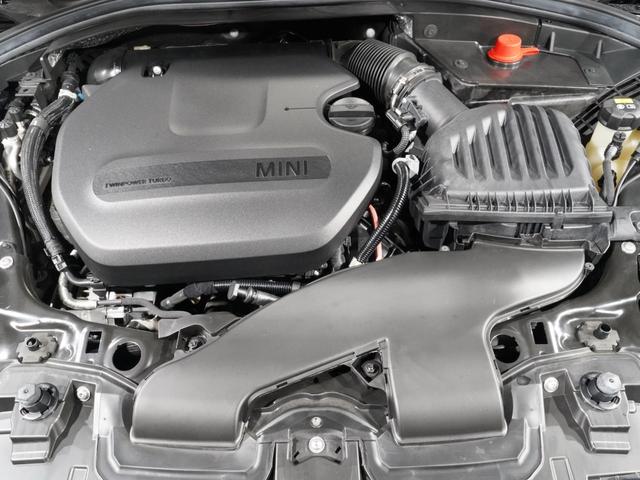 MINI クーパーD クラブマン クラシック・トリム クロス/レザレット シートヒーター クルコン バックカメラ 前後障害物センサー パーキングアシスト ドライビングモード コンフォートアクセス 衝突軽減ブレーキ 純正ナビ ETC2.0 整備付(7枚目)