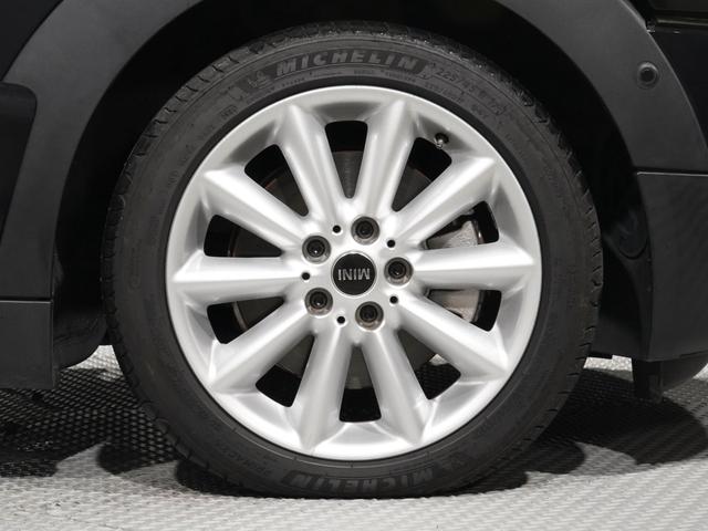 MINI クーパーD クラブマン クラシック・トリム クロス/レザレット シートヒーター クルコン バックカメラ 前後障害物センサー パーキングアシスト ドライビングモード コンフォートアクセス 衝突軽減ブレーキ 純正ナビ ETC2.0 整備付(11枚目)