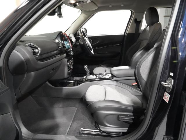 MINI クーパーD クラブマン クラシック・トリム クロス/レザレット シートヒーター クルコン バックカメラ 前後障害物センサー パーキングアシスト ドライビングモード コンフォートアクセス 衝突軽減ブレーキ 純正ナビ ETC2.0 整備付(12枚目)