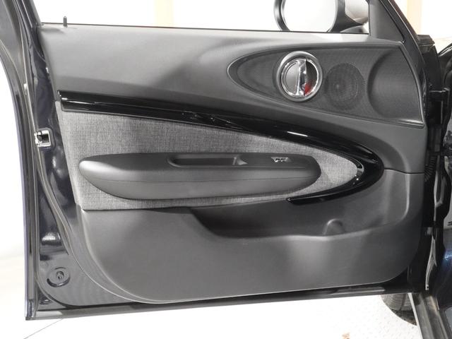 MINI クーパーD クラブマン クラシック・トリム クロス/レザレット シートヒーター クルコン バックカメラ 前後障害物センサー パーキングアシスト ドライビングモード コンフォートアクセス 衝突軽減ブレーキ 純正ナビ ETC2.0 整備付(14枚目)