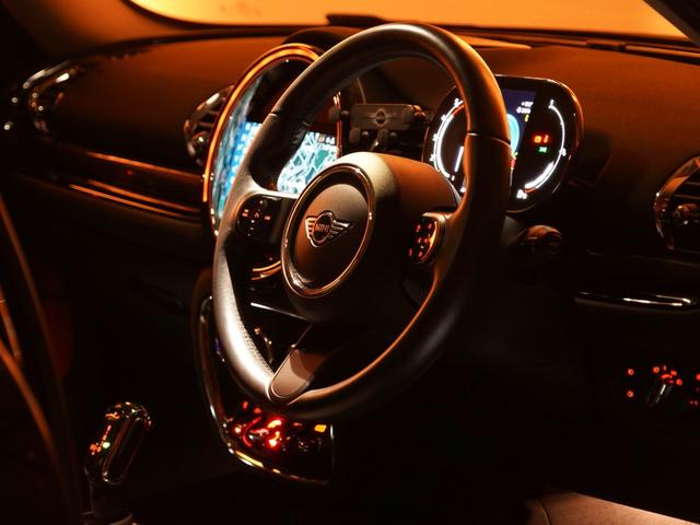 MINI クーパーD クラブマン クラシック・トリム クロス/レザレット シートヒーター クルコン バックカメラ 前後障害物センサー パーキングアシスト ドライビングモード コンフォートアクセス 衝突軽減ブレーキ 純正ナビ ETC2.0 整備付(42枚目)