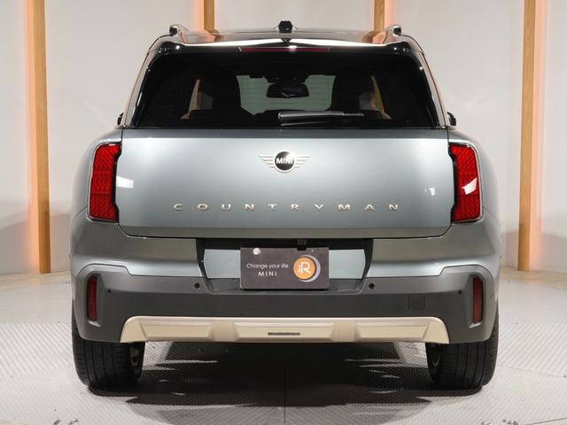 ＭＩＮＩ カントリーマンＤ　フェイバリット・トリム　ワンオーナー　ベスキンシート／電動　シート＆ハンドルヒーター　ｈａｒｍａｎ／ｋａｒｄｏｎ　前後カメラ　ワイヤレスチャージ　ＡｐｐｌｅＣａｒＰｌａｙ純正ナビ　ヘッドアップディスプレイ　ＥＴＣ２．０整備付（10枚目）