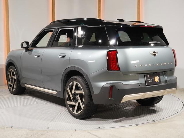 ＭＩＮＩ カントリーマンＤ　フェイバリット・トリム　ワンオーナー　ベスキンシート／電動　シート＆ハンドルヒーター　ｈａｒｍａｎ／ｋａｒｄｏｎ　前後カメラ　ワイヤレスチャージ　ＡｐｐｌｅＣａｒＰｌａｙ純正ナビ　ヘッドアップディスプレイ　ＥＴＣ２．０整備付（11枚目）