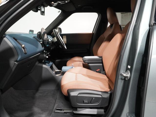 ＭＩＮＩ カントリーマンＤ　フェイバリット・トリム　ワンオーナー　ベスキンシート／電動　シート＆ハンドルヒーター　ｈａｒｍａｎ／ｋａｒｄｏｎ　前後カメラ　ワイヤレスチャージ　ＡｐｐｌｅＣａｒＰｌａｙ純正ナビ　ヘッドアップディスプレイ　ＥＴＣ２．０整備付（13枚目）