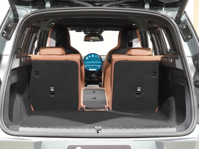 ＭＩＮＩ カントリーマンＤ　フェイバリット・トリム　ワンオーナー　ベスキンシート／電動　シート＆ハンドルヒーター　ｈａｒｍａｎ／ｋａｒｄｏｎ　前後カメラ　ワイヤレスチャージ　ＡｐｐｌｅＣａｒＰｌａｙ純正ナビ　ヘッドアップディスプレイ　ＥＴＣ２．０整備付（33枚目）