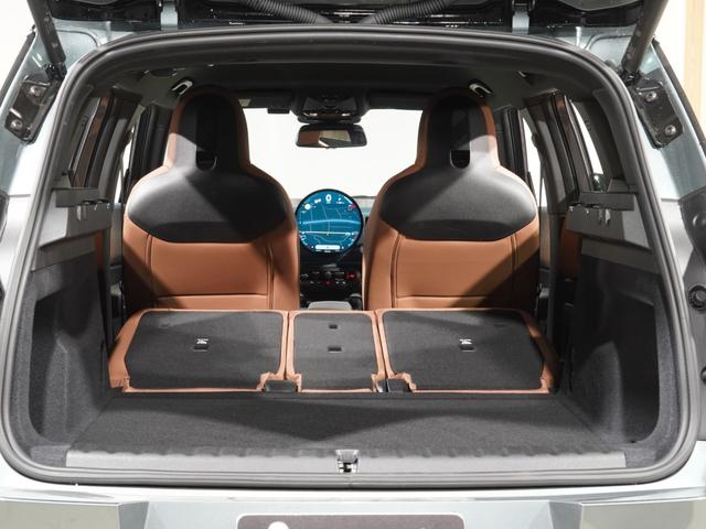 ＭＩＮＩ カントリーマンＤ　フェイバリット・トリム　ワンオーナー　ベスキンシート／電動　シート＆ハンドルヒーター　ｈａｒｍａｎ／ｋａｒｄｏｎ　前後カメラ　ワイヤレスチャージ　ＡｐｐｌｅＣａｒＰｌａｙ純正ナビ　ヘッドアップディスプレイ　ＥＴＣ２．０整備付（35枚目）