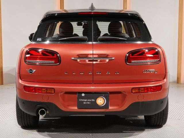 ＭＩＮＩ クーパーＤクラブマン　ファーストＰクラシック・トリム　クロス／レザレット　シートヒーター　ＡｐｐｌｅＣａｒＰｌａｙ　純正ナビ　ワイヤレスチャージ　アクティブクルコン　パーキングアシスト　バックカメラ　前後障害物センサー　ＥＴＣ２．０　整備付（9枚目）
