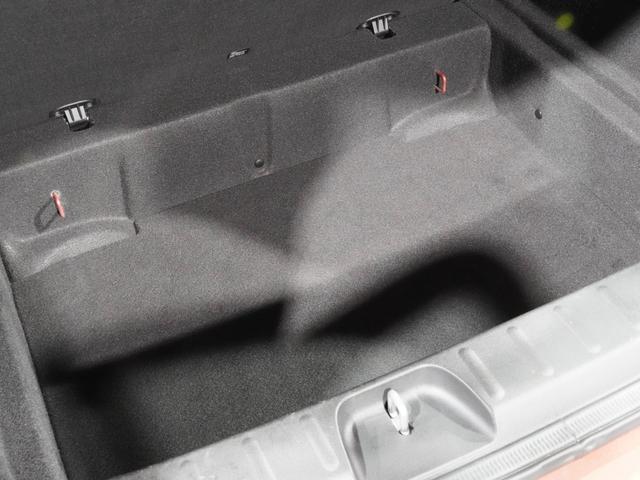 ＭＩＮＩ クーパーＤクラブマン　ファーストＰクラシック・トリム　クロス／レザレット　シートヒーター　ＡｐｐｌｅＣａｒＰｌａｙ　純正ナビ　ワイヤレスチャージ　アクティブクルコン　パーキングアシスト　バックカメラ　前後障害物センサー　ＥＴＣ２．０　整備付（33枚目）